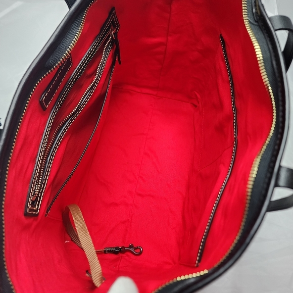 Signature Large Zip tote bag from Dooney & Bourke - Picture 12 of 14